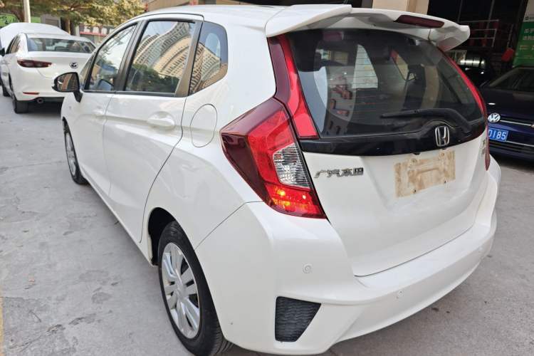 Used Honda Fit 2016 1.5L LXS CVT Comfort Sunroof Version Exterior 3