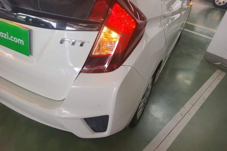 Used Honda Fit 2016 1.5L LX Manual Comfort Model Exterior 3