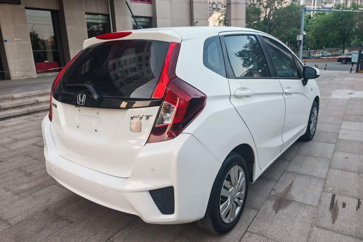 Used Honda Fit 2016 1.5L LX CVT Comfort Model Exterior 3