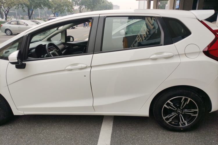 Used Honda Fit 2016 1.5L LX CVT Comfort Model Exterior 3