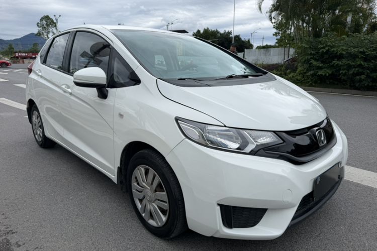 Used Honda Fit 2016 1.5L LXS CVT Comfort Sunroof Version Exterior 3