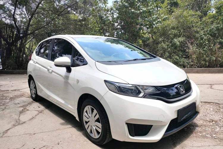 Used Honda Fit 2016 1.5L LXS CVT Comfort Sunroof Version Exterior 3