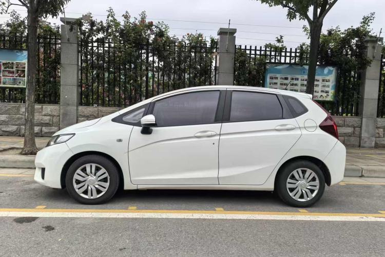 Used Honda Fit 2016 1.5L LXS CVT Comfort Sunroof Version Exterior 3