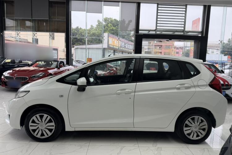 Used Honda Fit 2016 1.5L LX CVT Comfort Model Exterior 4