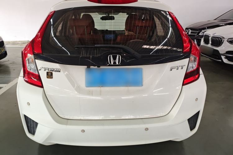 Used Honda Fit 2016 1.5L LX Manual Comfort Model Exterior 4