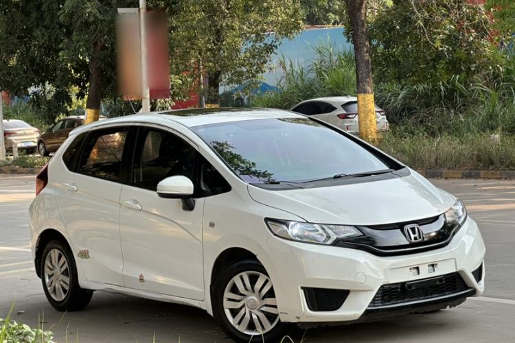 Used Honda Fit 2016 1.5L LXS CVT Comfort Sunroof Version Exterior 4