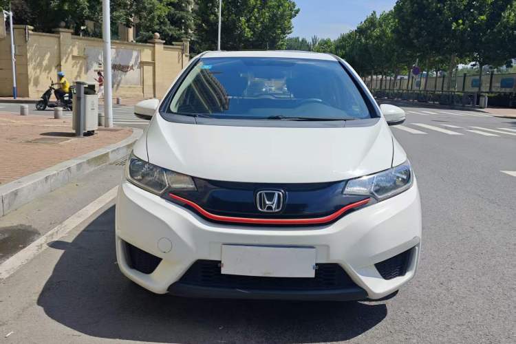 Used Honda Fit 2016 1.5L LXS CVT Comfort Sunroof Version Exterior 4