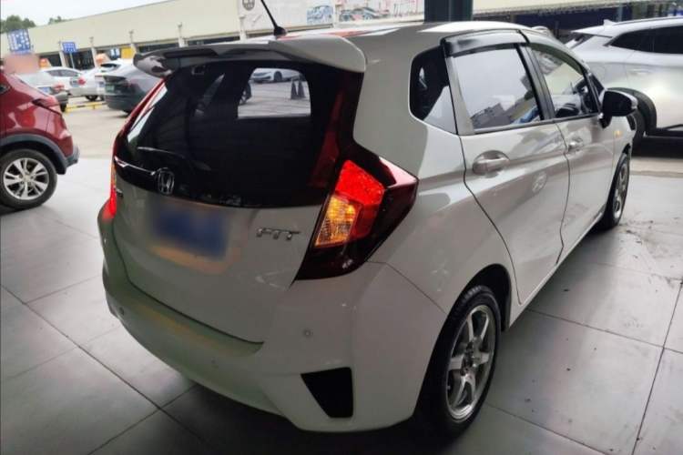 Used Honda Fit 2016 1.5L LXS CVT Comfort Sunroof Version Exterior 4
