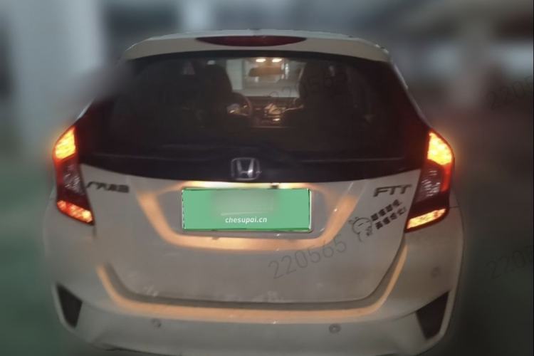 Used Honda Fit 2016 1.5L LXS CVT Comfort Sunroof Version Exterior 5