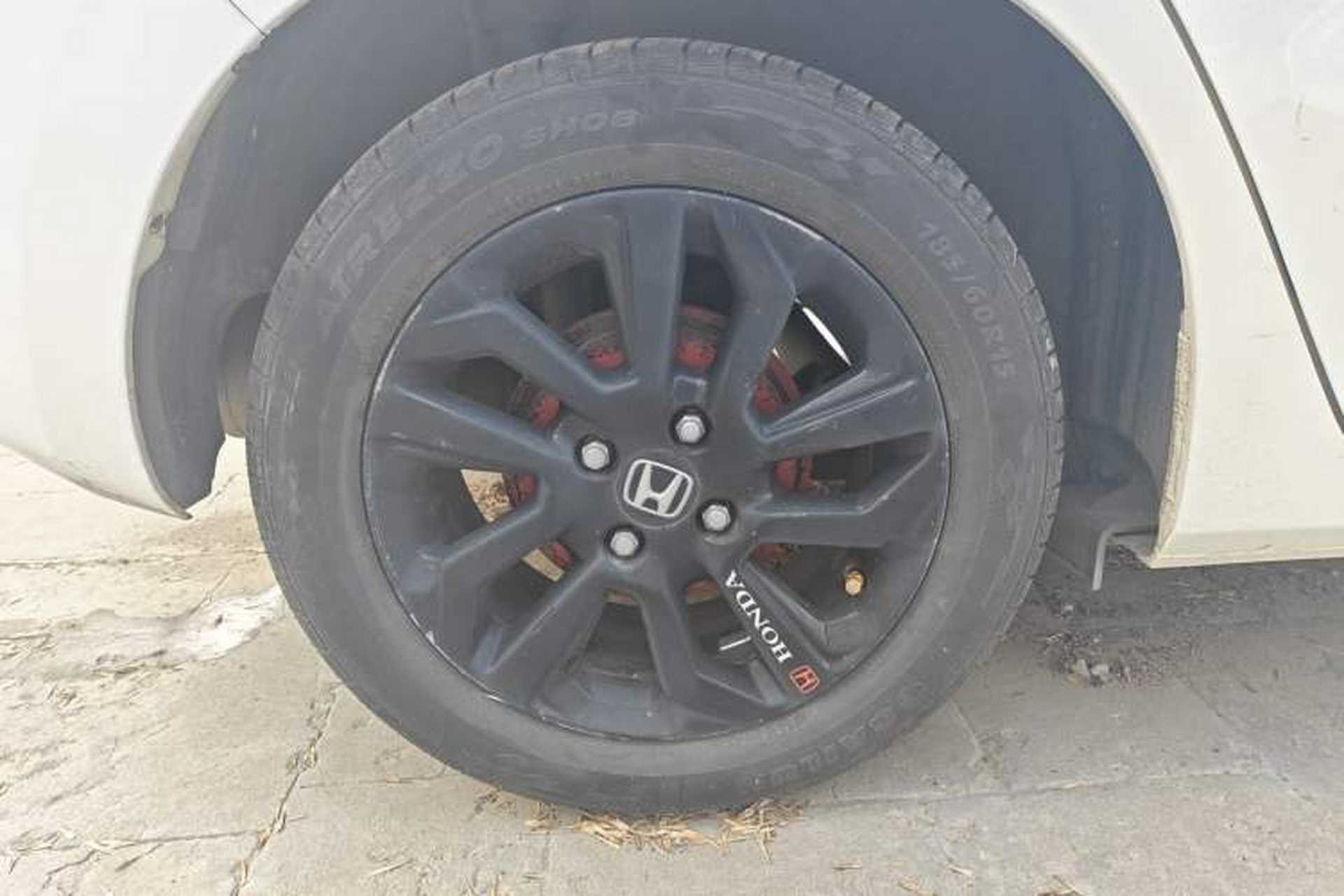 Used Honda Fit 2016 1.5L LXS CVT Comfort Sunroof Version Exterior 5