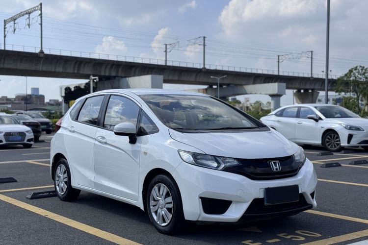 Used Honda Fit 2016 1.5L LX Manual Comfort Model Exterior 5