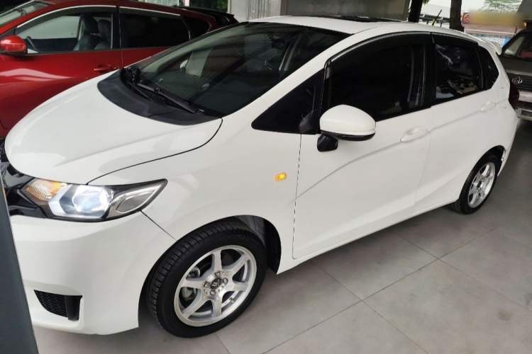 Used Honda Fit 2016 1.5L LXS CVT Comfort Sunroof Version Exterior 5