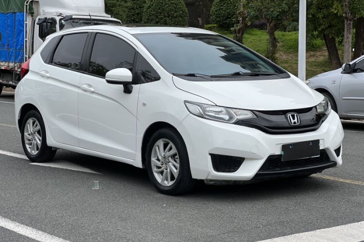 Used Honda Fit 2016 1.5L LXS CVT Comfort Sunroof Version Exterior 5
