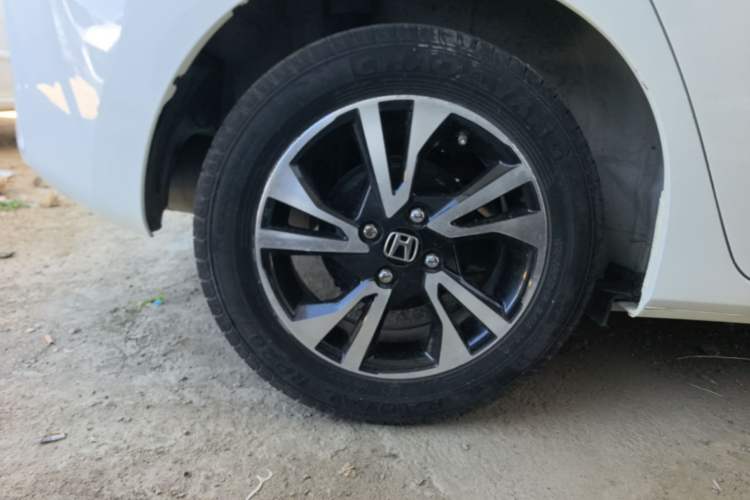 Used Honda Fit 2016 1.5L LXS CVT Comfort Sunroof Version Exterior 5