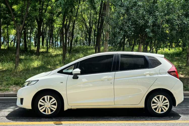 Used Honda Fit 2016 1.5L LXS CVT Comfort Sunroof Version Exterior 5