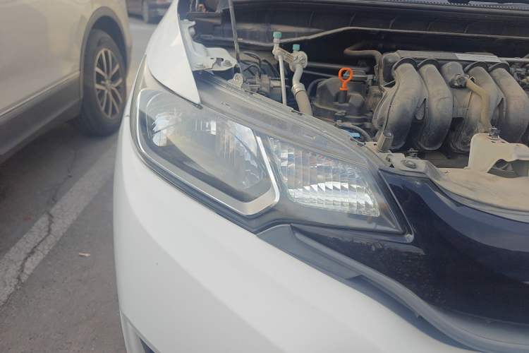 Used Honda Fit 2016 1.5L LXS CVT Comfort Sunroof Version Exterior 6