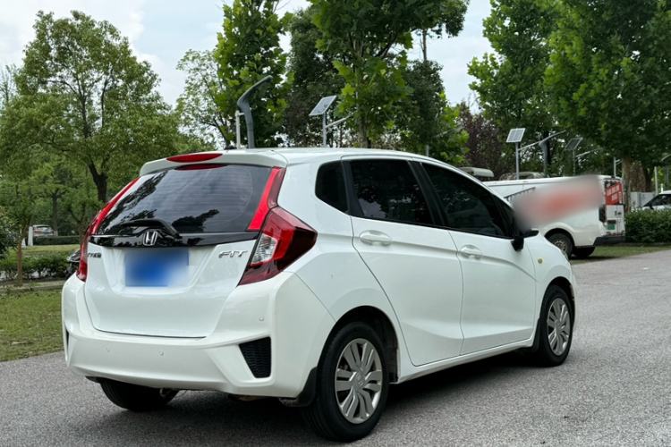 Used Honda Fit 2016 1.5L LX CVT Comfort Model Exterior 6