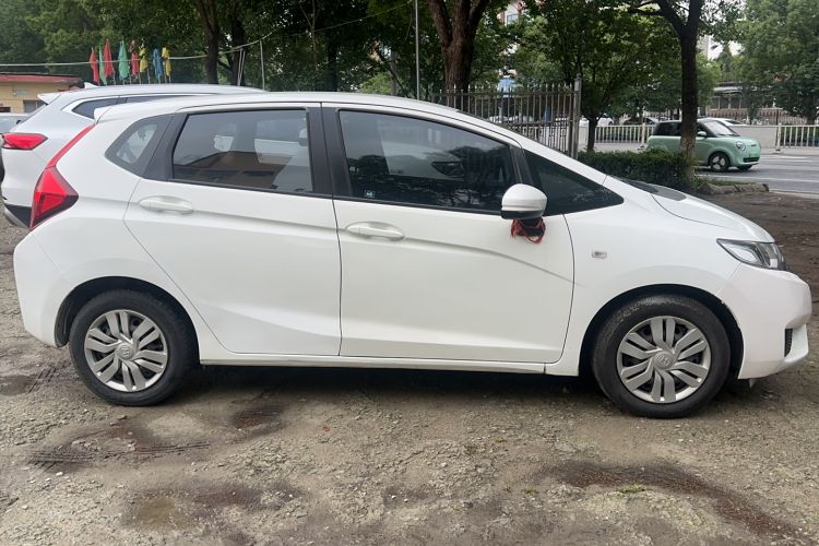 Used Honda Fit 2016 1.5L LX CVT Comfort Model Exterior 6