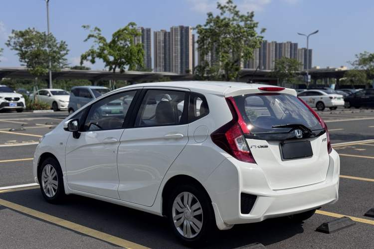 Used Honda Fit 2016 1.5L LX Manual Comfort Model Exterior 6