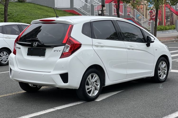 Used Honda Fit 2016 1.5L LXS CVT Comfort Sunroof Version Exterior 6