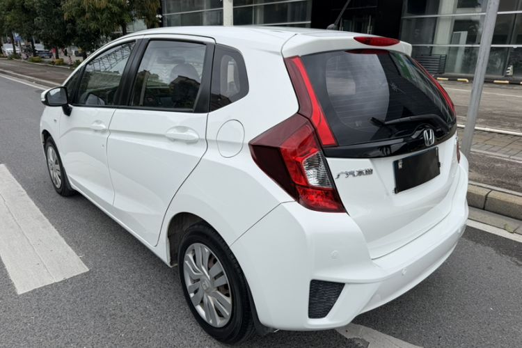 Used Honda Fit 2016 1.5L LXS CVT Comfort Sunroof Version Exterior 6