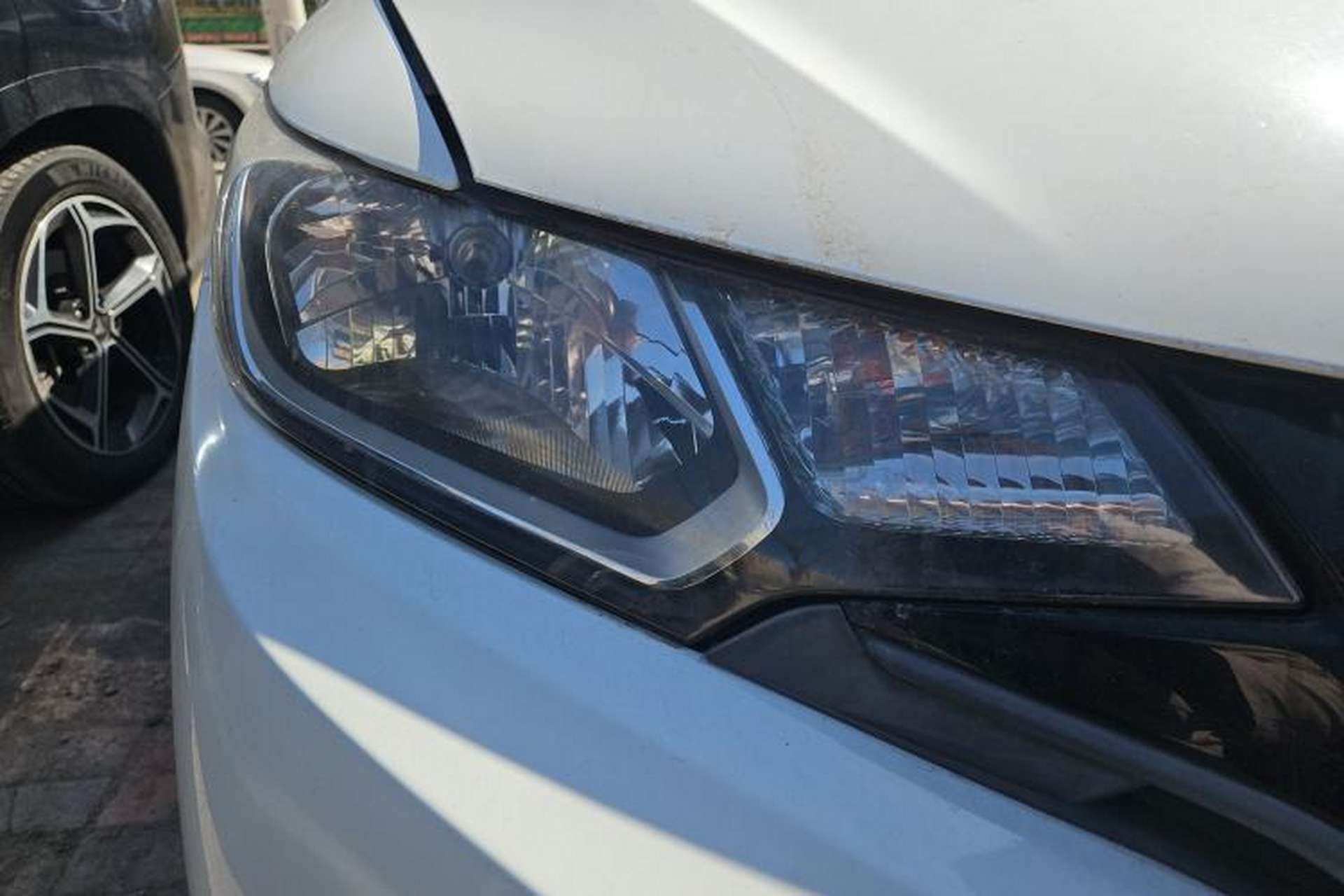 Used Honda Fit 2016 1.5L LXS CVT Comfort Sunroof Version Exterior 6