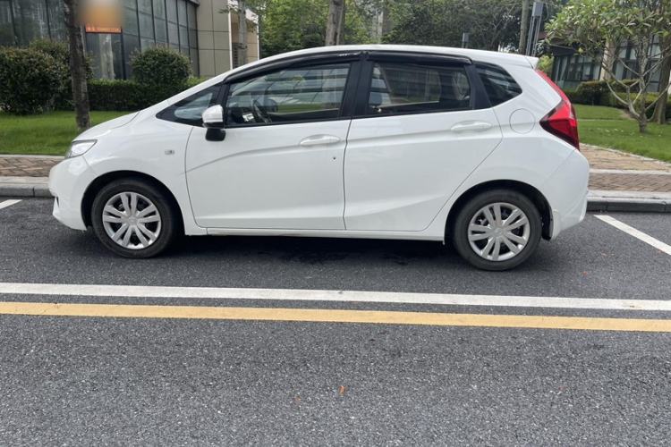 Used Honda Fit 2016 1.5L LX CVT Comfort Model Exterior 7