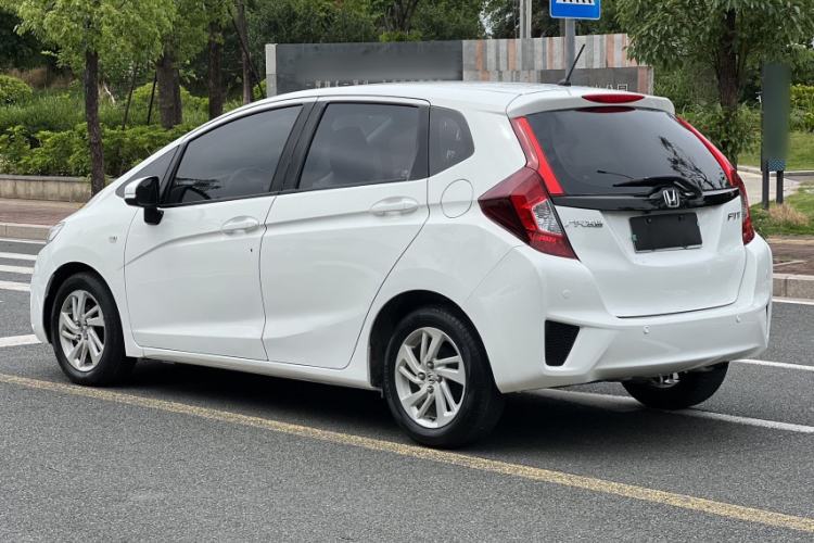 Used Honda Fit 2016 1.5L LXS CVT Comfort Sunroof Version Exterior 8