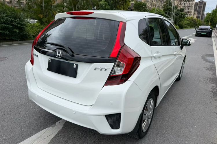 Used Honda Fit 2016 1.5L LXS CVT Comfort Sunroof Version Exterior 8