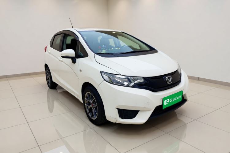 Used Honda Fit 2016 1.5L LXS CVT Comfort Sunroof Version Front Right 45 Deg