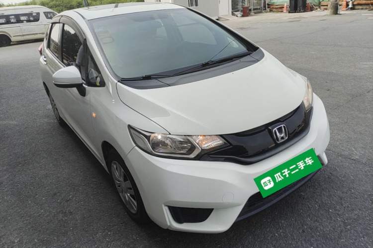 Used Honda Fit 2016 1.5L LXS CVT Comfort Sunroof Version Front Right 45 Deg