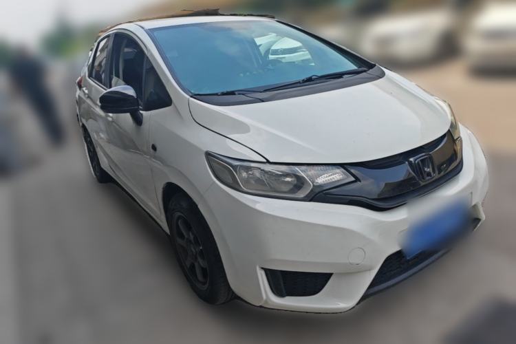 Used Honda Fit 2016 1.5L LXS CVT Comfort Sunroof Version Front Right 45 Deg