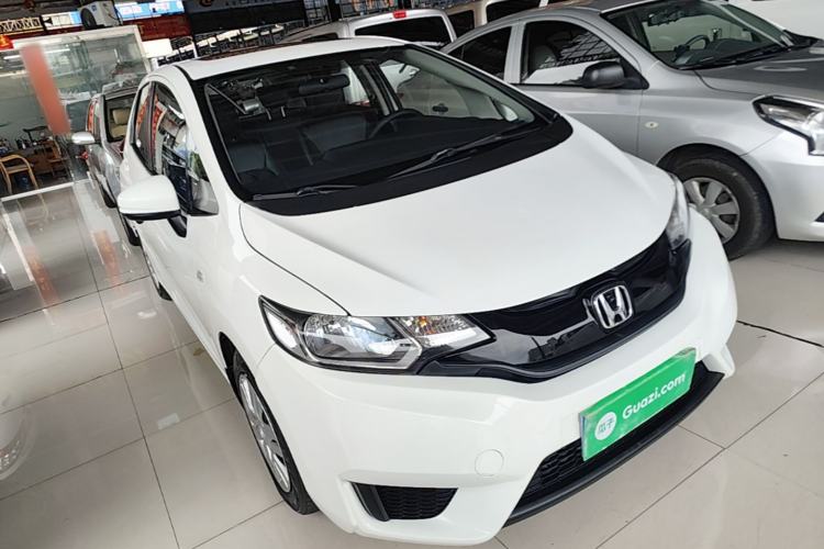 Used Honda Fit 2016 1.5L LXS CVT Comfort Sunroof Version Front Right 45 Deg