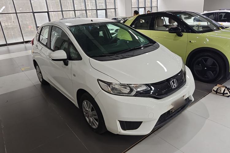 Used Honda Fit 2016 1.5L LX CVT Comfort Model Front Right 45 Deg