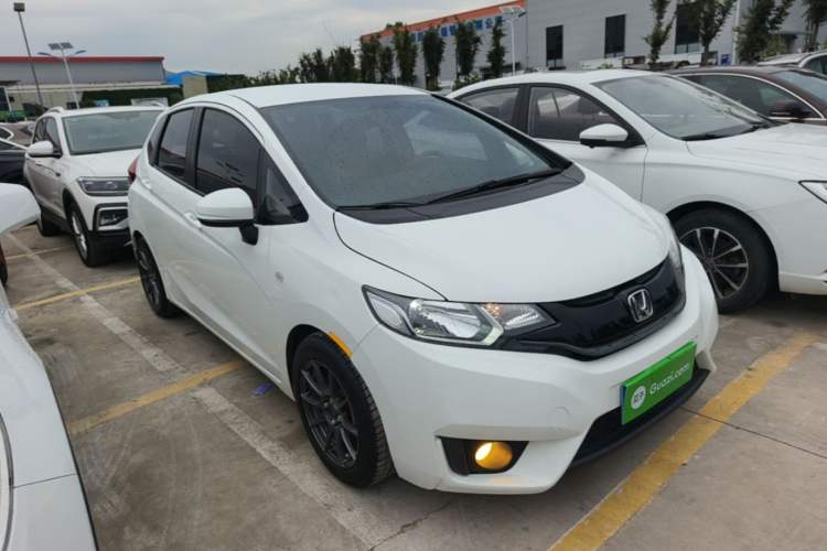Used Honda Fit 2016 1.5L LX Manual Comfort Model Front Right 45 Deg