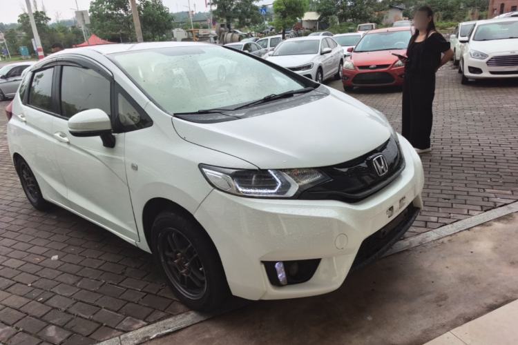 Used Honda Fit 2016 1.5L LXS CVT Comfort Sunroof Version Front Right 45 Deg
