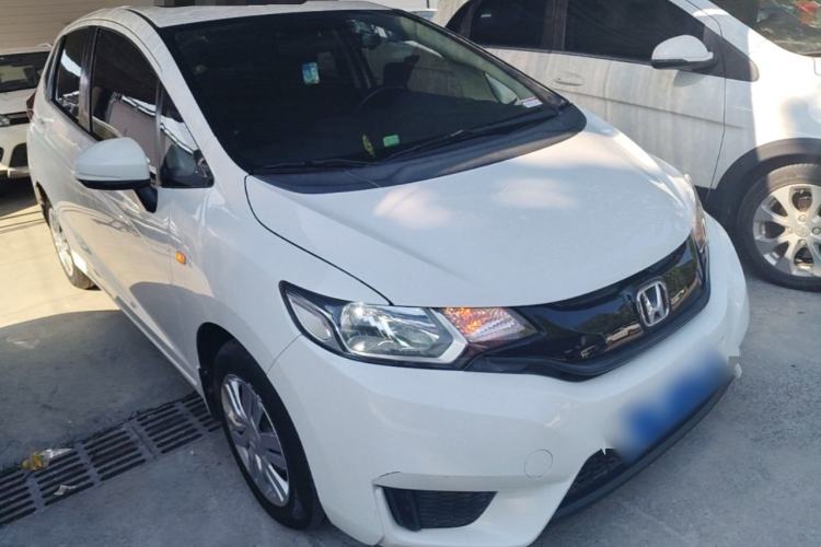 Used Honda Fit 2016 1.5L LXS CVT Comfort Sunroof Version Front Right 45 Deg