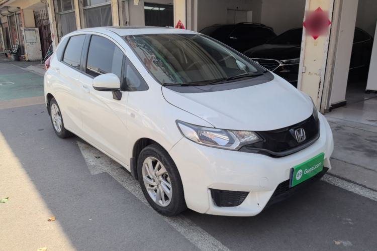Used Honda Fit 2016 1.5L LXS CVT Comfort Sunroof Version Front Right 45 Deg