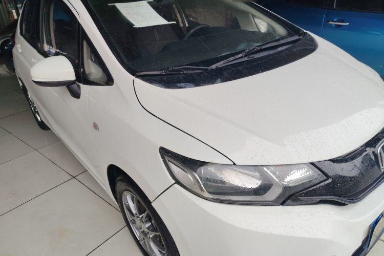 Used Honda Fit 2016 1.5L LXS CVT Comfort Sunroof Version Front Right 45 Deg