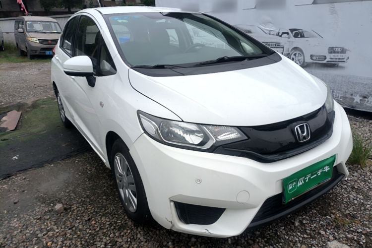 Used Honda Fit 2016 1.5L LX Manual Comfort Model Front Right 45 Deg