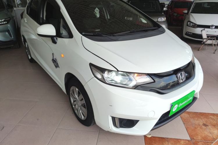 Used Honda Fit 2016 1.5L LX Manual Comfort Model Front Right 45 Deg