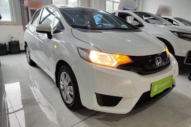 Used Honda Fit 2016 1.5L LX CVT Comfort Model Front Right 45 Deg