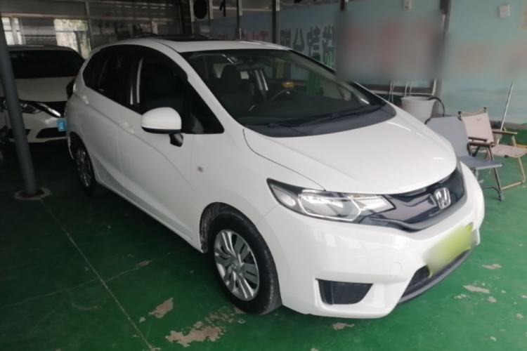Used Honda Fit 2016 1.5L LXS CVT Comfort Sunroof Version Front Right 45 Deg