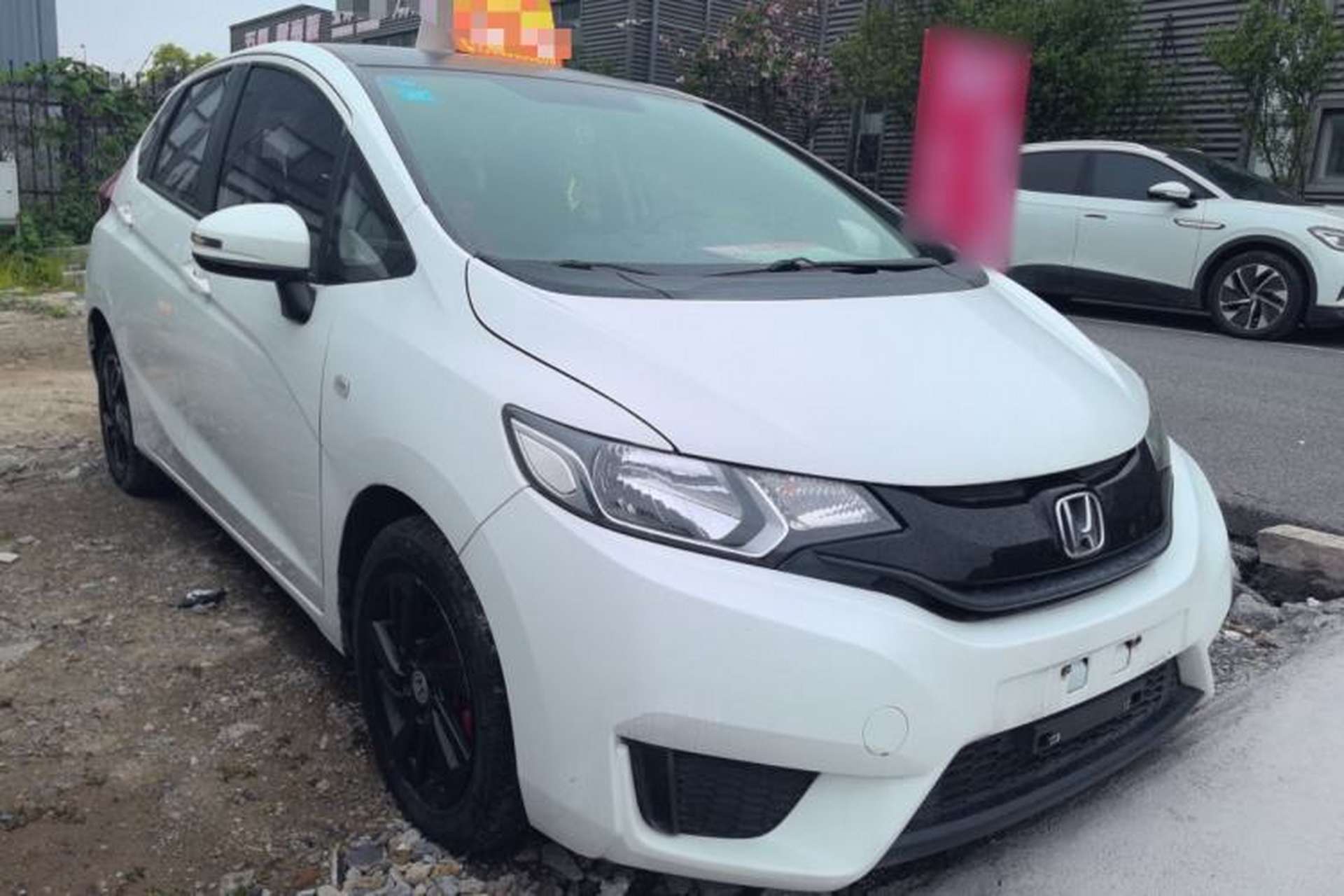 Used Honda Fit 2016 1.5L LXS CVT Comfort Sunroof Version Front Right 45 Deg