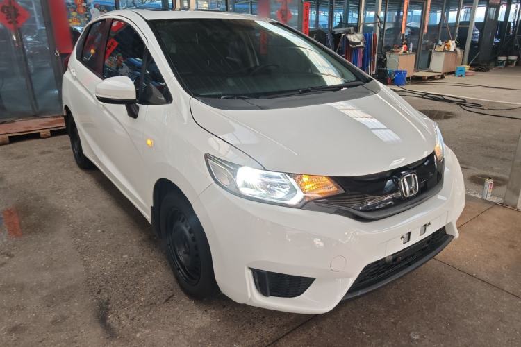Used Honda Fit 2016 1.5L LXS CVT Comfort Sunroof Version Front Right 45 Deg