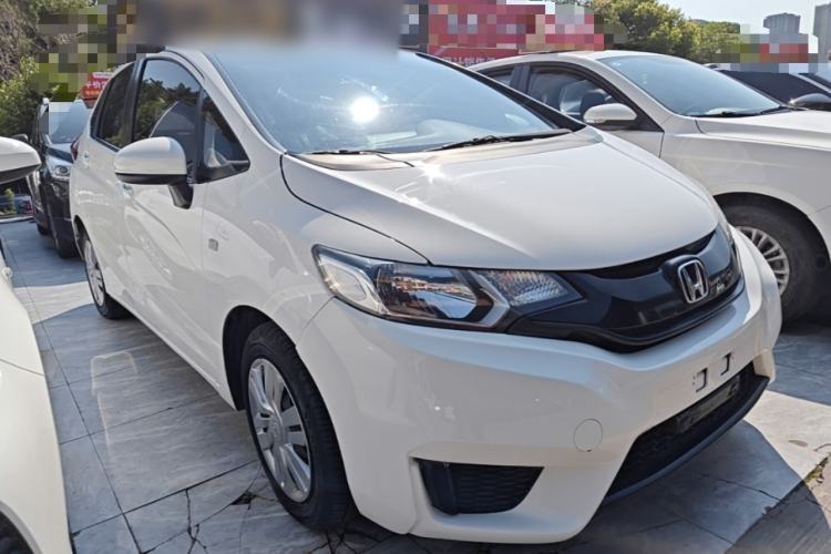 Used Honda Fit 2016 1.5L LXS CVT Comfort Sunroof Version Front Right 45 Deg