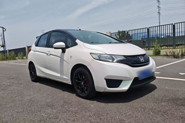 Used Honda Fit 2016 1.5L LX CVT Comfort Model Front Right 45 Deg
