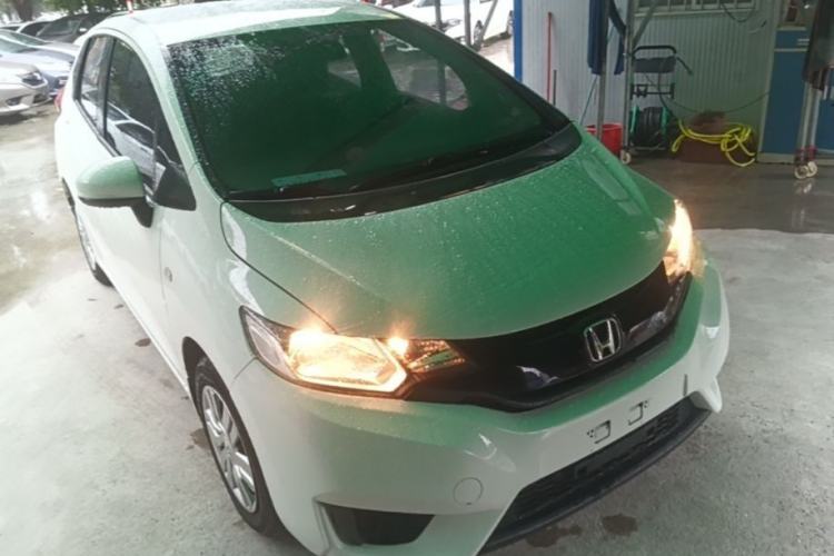 Used Honda Fit 2016 1.5L LX CVT Comfort Model Front Right 45 Deg