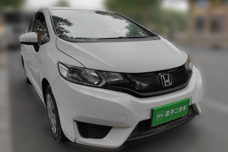 Used Honda Fit 2016 1.5L LXS CVT Comfort Sunroof Version Front Right 45 Deg
