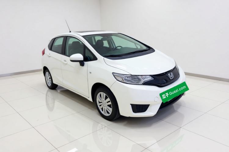 Used Honda Fit 2016 1.5L LXS CVT Comfort Sunroof Version Front Right 45 Deg